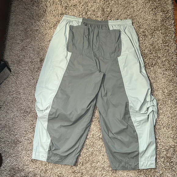 Anthropology +Daily Women’s Two Tone Green Elastic Waist Practice Pants - Picture 5 of 7